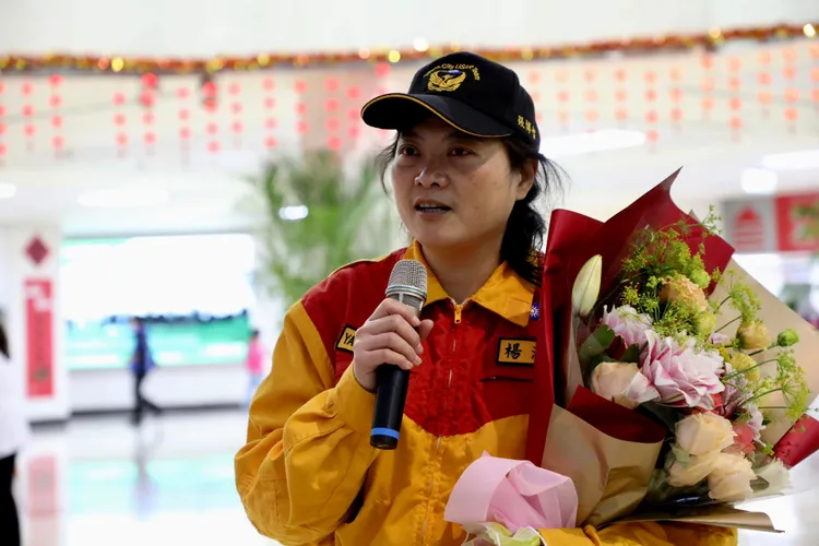 第一梯出發的護理師楊淑娟。北榮提供