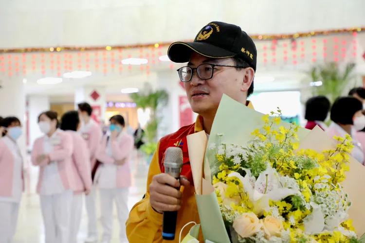 第二梯出發的急診部主任黃獻皞。北榮提供