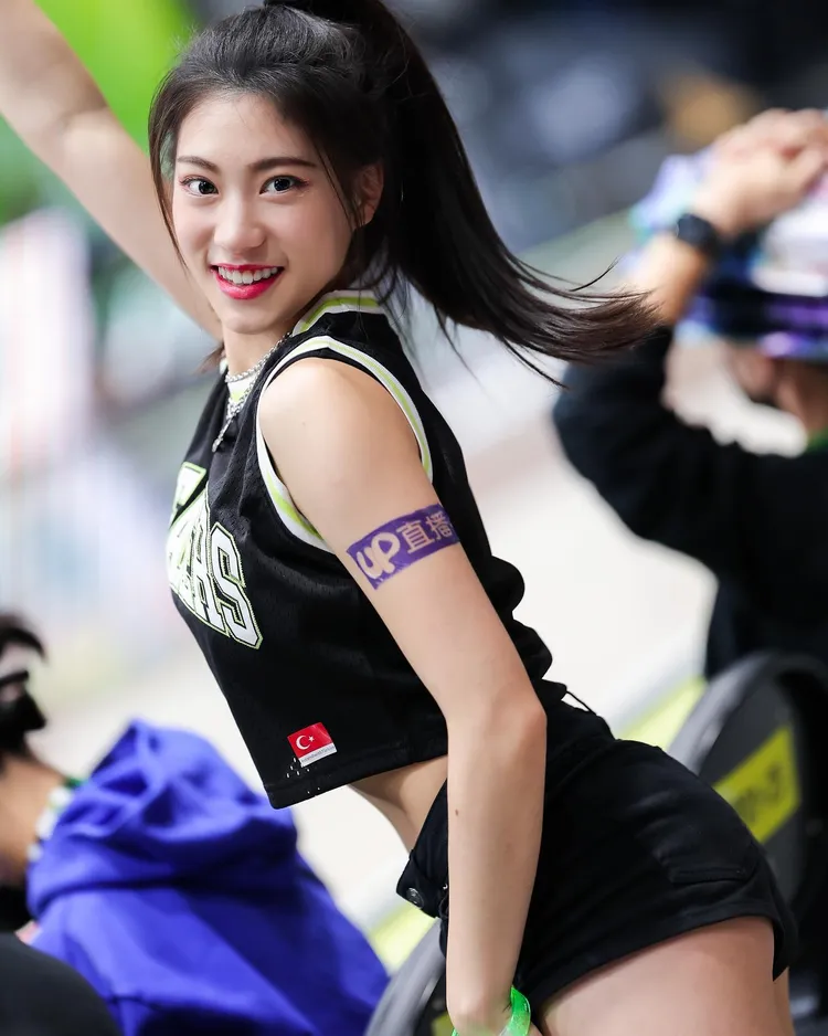 「Formosa Sexy」成員芊芊。取自芊芊臉書