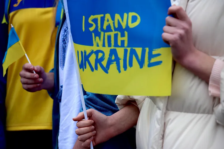 台灣烏克蘭陣線今天下午在台北自由廣場舉辦大型聲援活動。林林攝