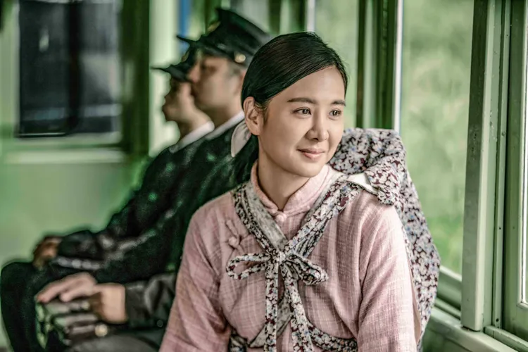 安心亞演活農婦「阿春」脫胎換骨，台語「氣口」獲媽媽牌認證。公視、禾豐製作提供