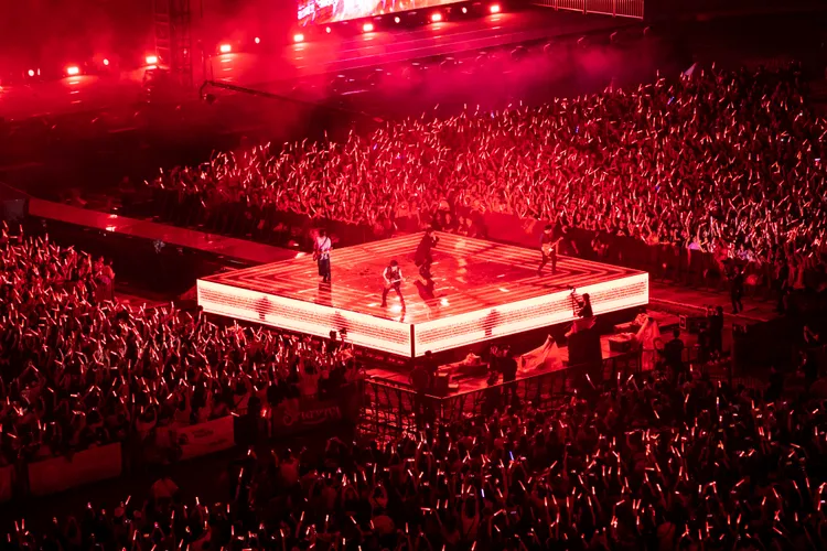 五月天馬來西亞演唱會吸引爆滿歌迷。