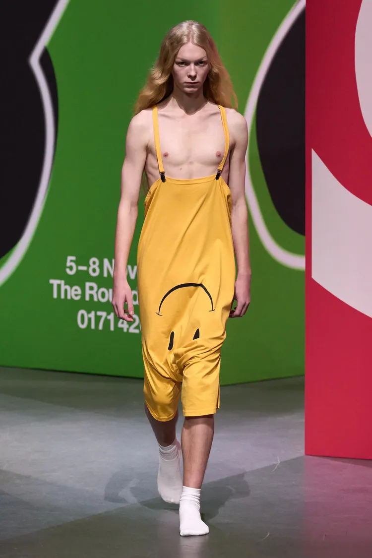 JW Anderson 2023秋冬系列發表。翻攝《VOGUE》美國版網站