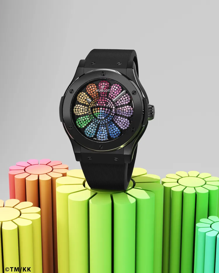 經典融合系列村上隆All Black聯名黑色陶瓷彩虹腕錶，採用緞面黑陶瓷打造錶殼，錶徑45mm，搭載宇舶自製Unico機芯，防水深度50米。品牌提供