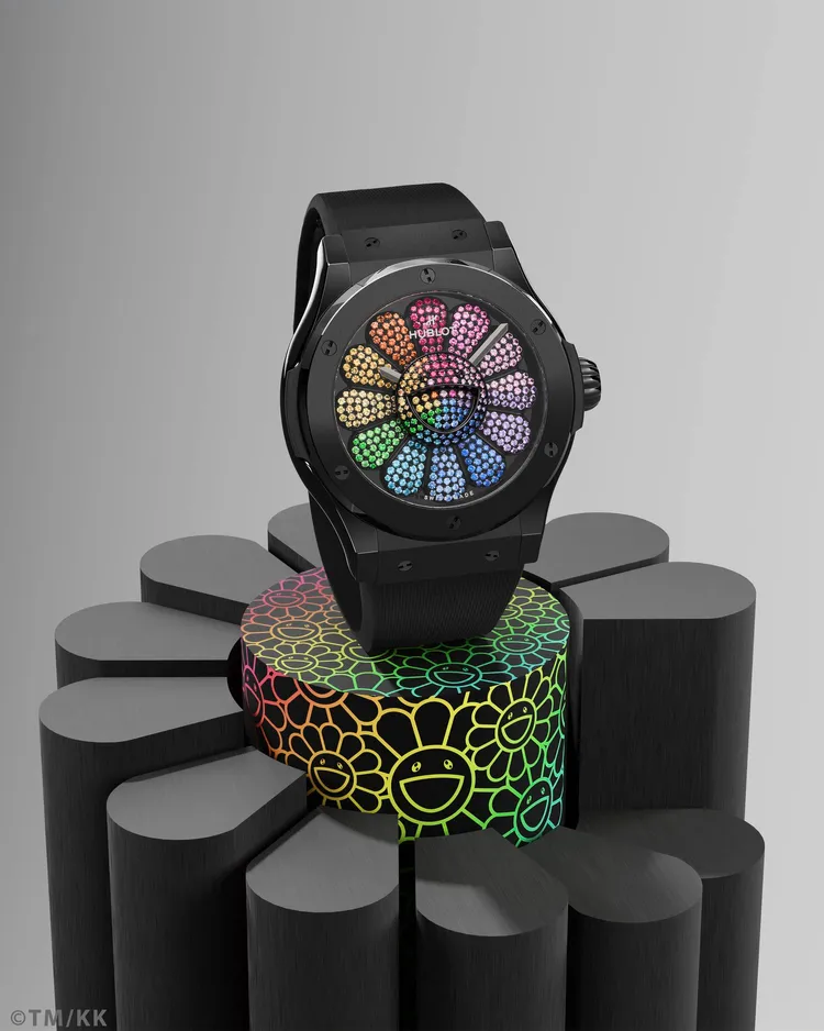 購買經典融合系列村上隆All Black聯名黑色陶瓷彩虹腕錶得要層層破關，成功收集12只全新NFT數位藝術作品才有資格。品牌提供