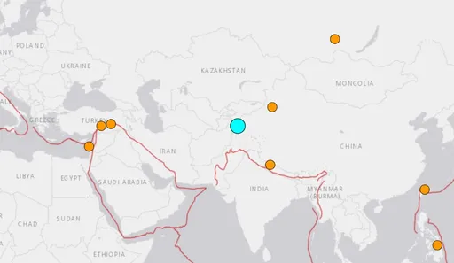塔吉克东部规模6.8地震 震源深度20.5公里