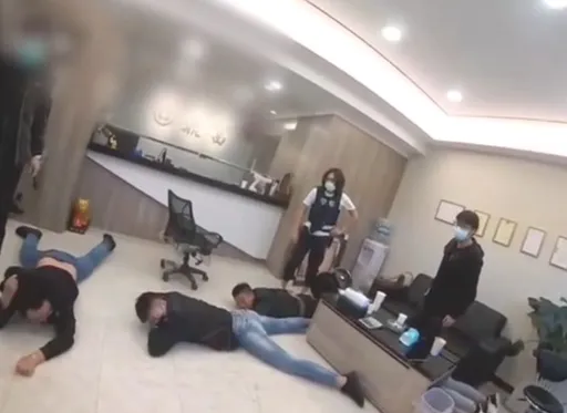 退休警吸金出庭找北聯幫護駕 竟引爆地檢署外大亂鬥!這下17人全慘了