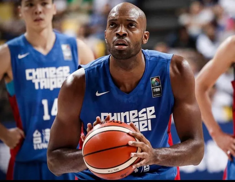 職籃球星戴維斯。李朝永提供