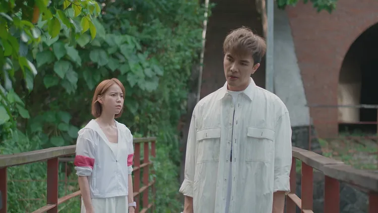 情人節謝佳見（右）工作滿檔；程予希沒人約決定去看復刻版《悲情城市》。民視提供