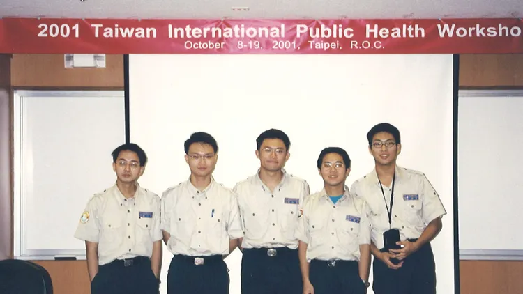 國合會第一屆替代役男羅一鈞(左一)。翻攝自TaiwanICDF財團法人國際合作發展基金會臉書