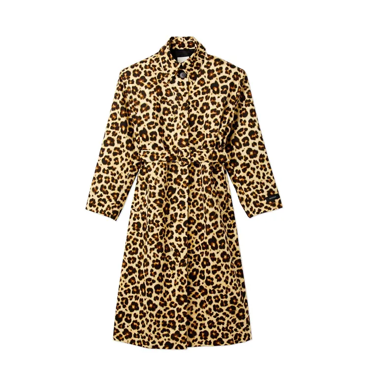 SANDRO豹紋風衣外套，2萬2390元。品牌提供