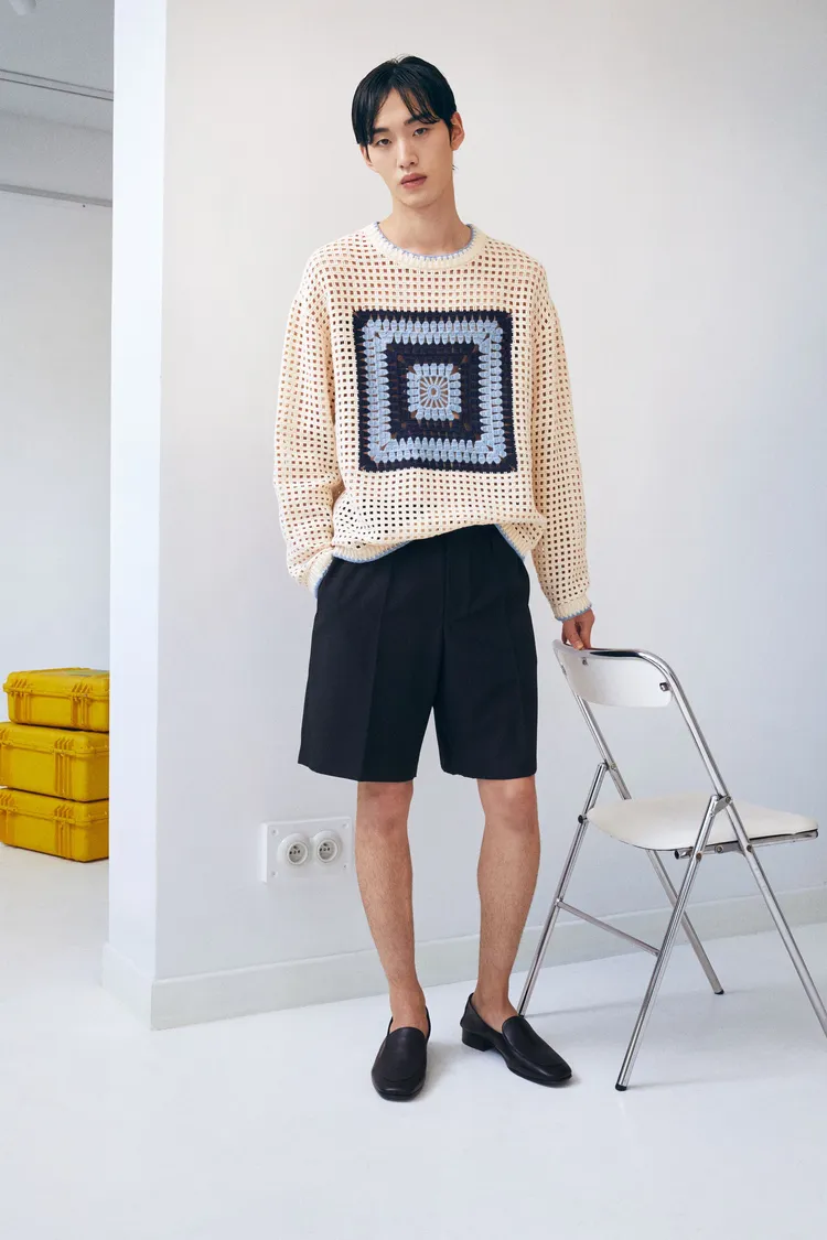 SANDRO春夏男裝在以現代手法演繹經典設計之餘，更喚醒了夏日迷濛的濱海記憶。品牌提供