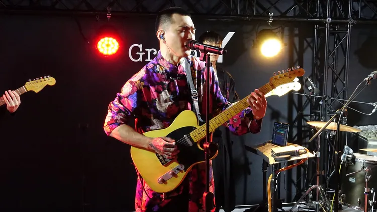 「傻子與白痴」於Ground Y登台派對中獻唱。莊宗達攝