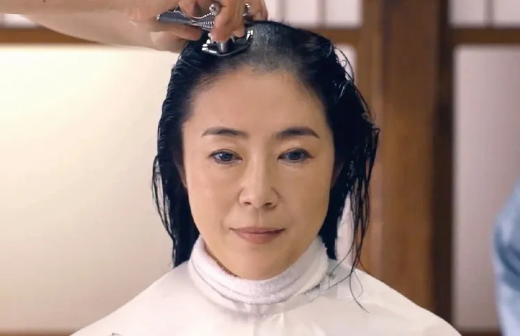 寺島忍在《愛情失格》剃頭為了斷絕不倫戀。原創娛樂