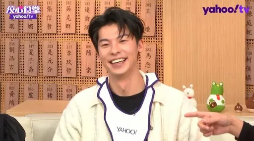 許光漢豁出去！裸舞自豪那裡「比較長」　直播頻頻凸槌爆粗口