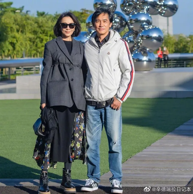 劉嘉玲非常了解梁朝偉有時需要私人空間的個性。翻攝微博
