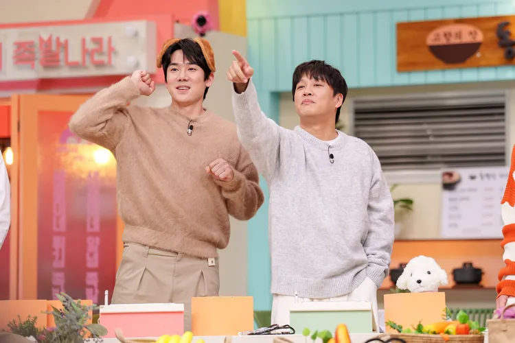 車太鉉(右)和柳演錫擔任《驚人的星期六》來賓。TVN