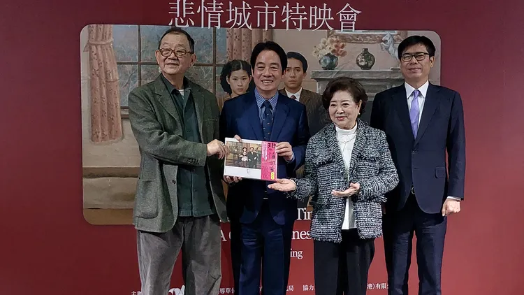 《悲情城市》出品人邱復生、金馬影后陳淑芳與副總統賴清德和陳其邁，今出席特映會力挺《悲情城市》票房。凃建豐攝