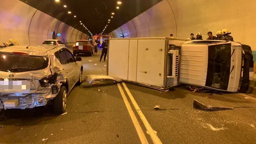 228交通|國3中和隧道3車追撞釀1傷 又是未保持車距肇事