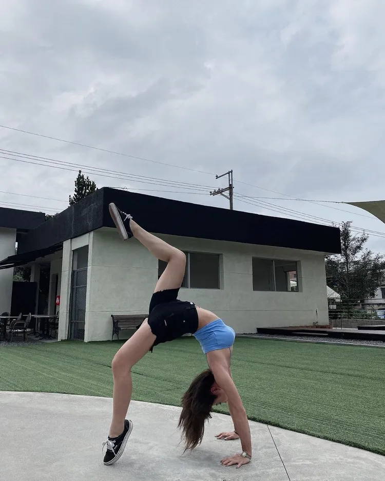 陳雅鈺身體柔軟度超好。翻攝自Yami IG