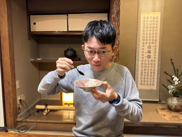 視網膜日前赴日遊玩。翻攝自視網膜臉書