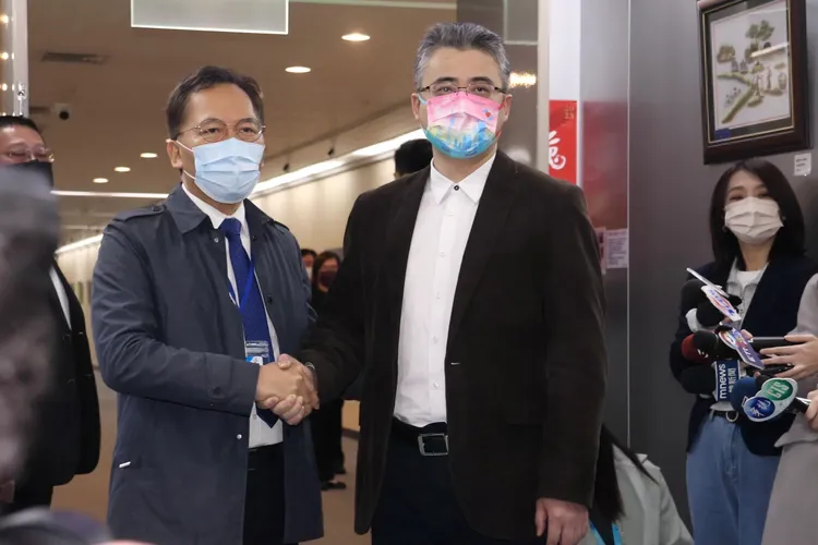 王秋冬（左）說，雙城論壇將由林奕華進行聯繫溝通。彭欣偉攝