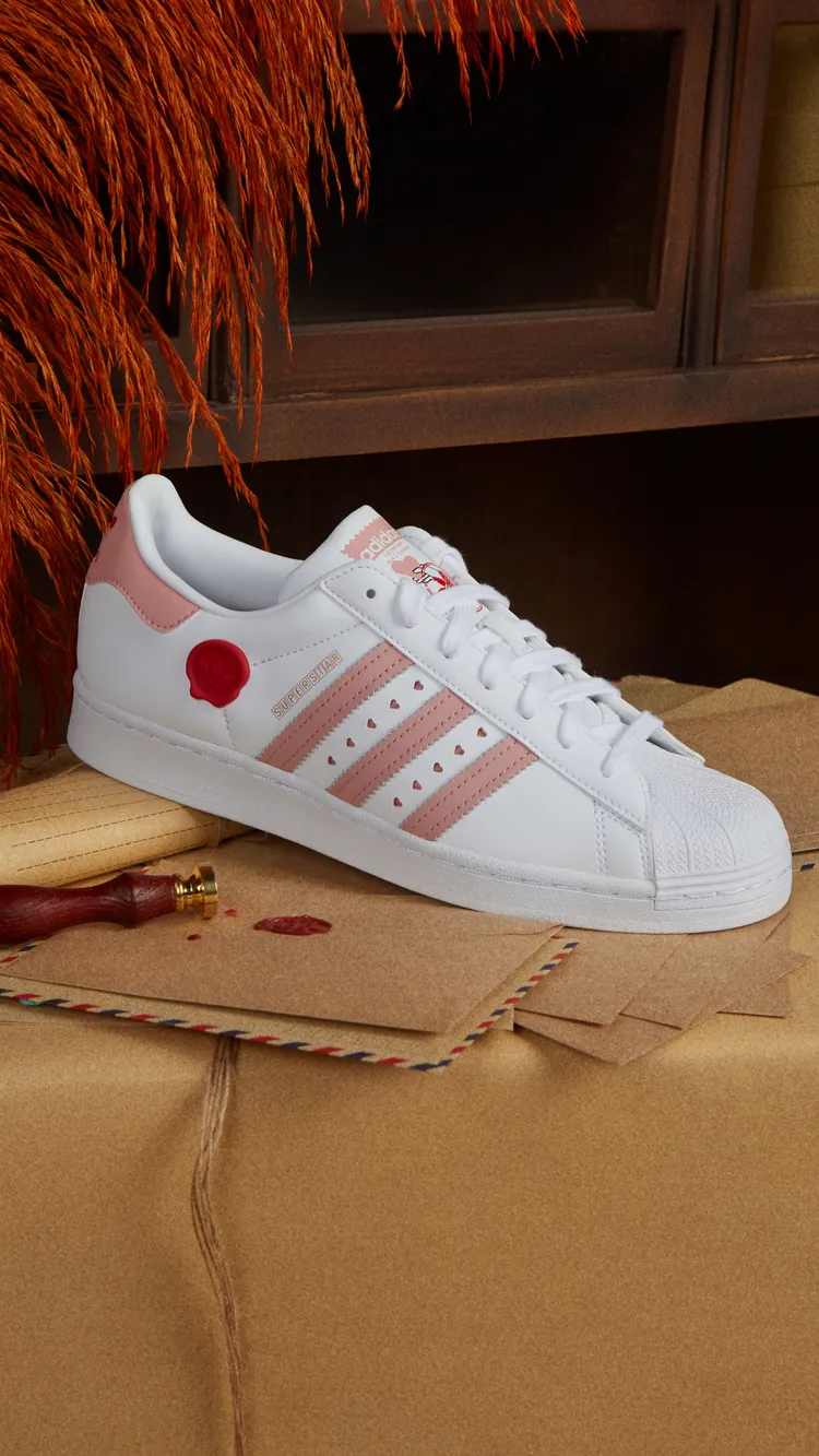 adidas Originals西洋情人節限定Superstar鞋款，3980元。品牌提供