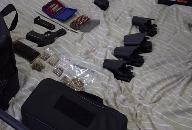 警方在嫌犯租屋處內搜出大批槍彈。讀者提供