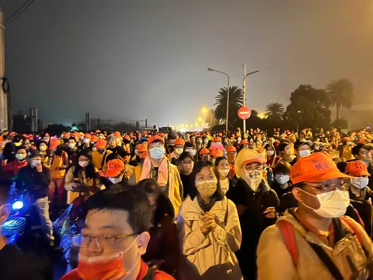 林茂賢說，白沙屯媽進香今天參與人潮多，第一次出現食物不足的情況。翻攝林茂賢臉書