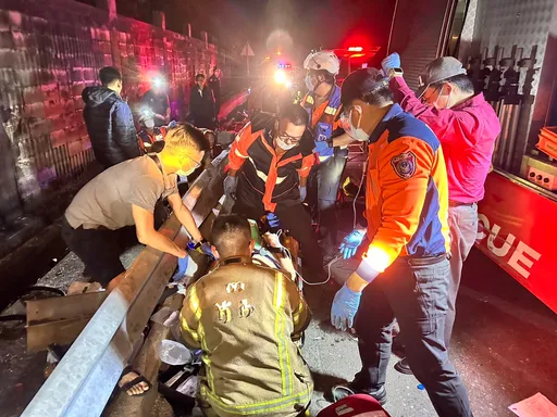 道友接待印尼觀光客趴趴走　大超載！休旅車硬塞8人國3翻車釀1死5傷