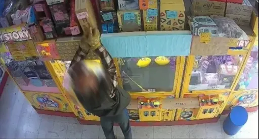 「火雲邪神」又來了!打包娃娃機店飲料    警一眼認出循線逮人