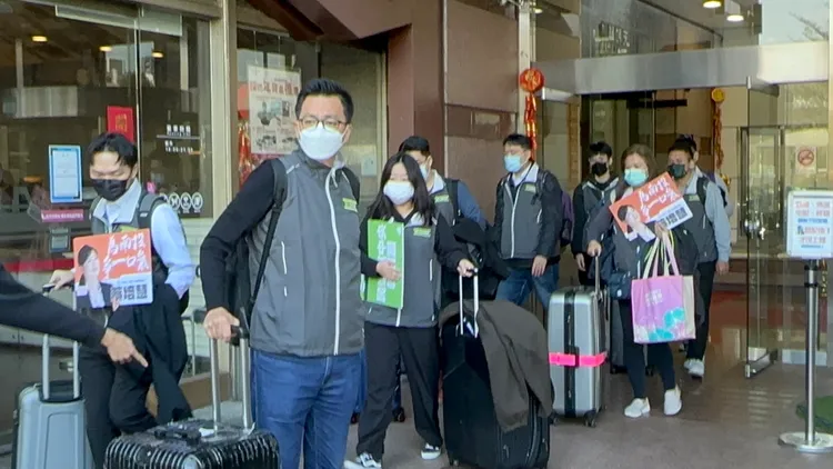 黃建嘉今天率領民進黨中央黨部各部門同仁前往南投全力輔選。潘袁詩羽攝