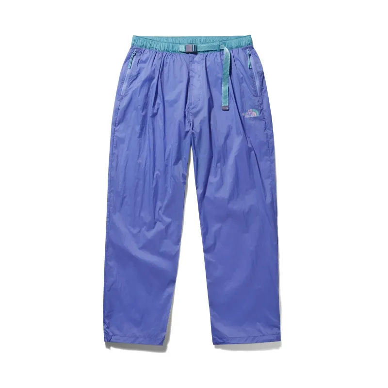 休閒長褲,6380元。品牌提供