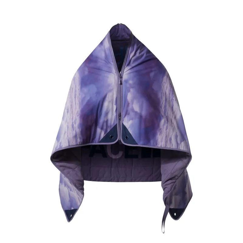 露營毯,9880元。品牌提供