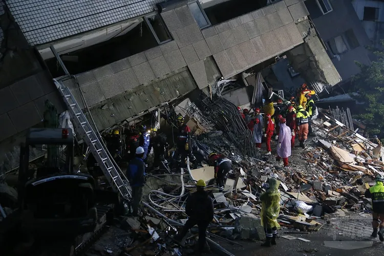 2018年花蓮2/6深夜地震樓塌。翻攝維基百科