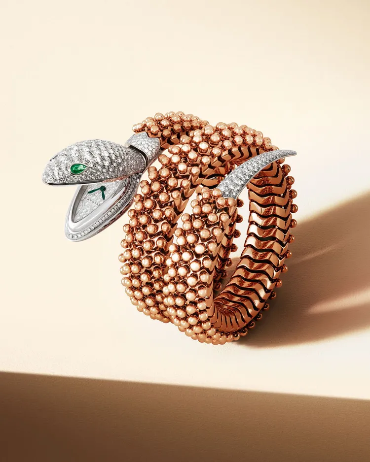 Serpenti系列頂級玫瑰金珠寶神祕腕錶。品牌提供