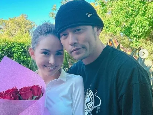 甜爆了!周杰倫買花送昆凌慶情人節 撒狗糧狂吸21萬個讚