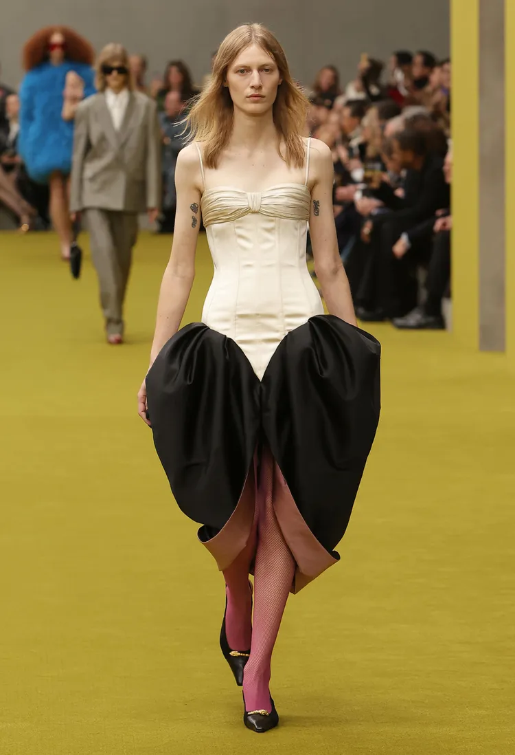GUCCI 2023秋冬女裝系列大秀。品牌提供