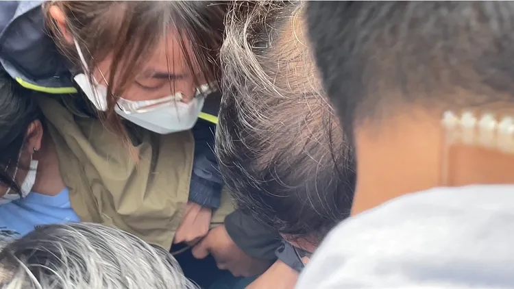 警方壓制抗議民眾。劉彥宜攝