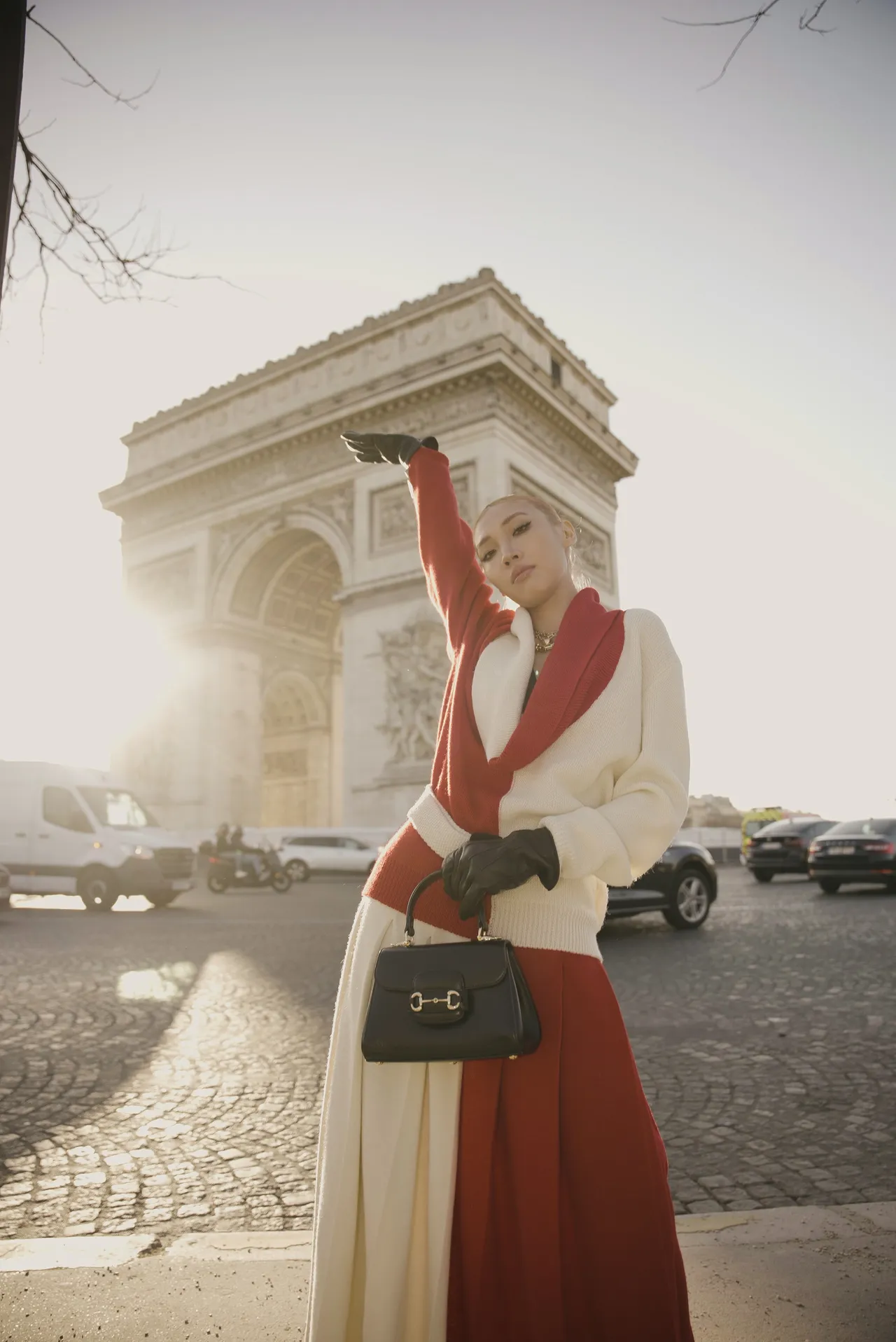 Karencici研究法國美女。華研提供