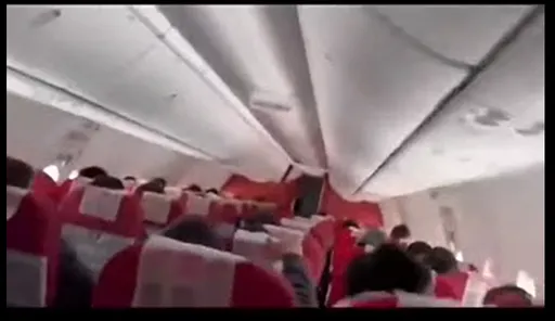 高空遇亂流如坐雲霄飛車　乘客嚇哭拿手機寫遺言