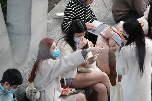 脫口罩又延了!王必勝坦言「卡在這3點」 5月跟進美日降級