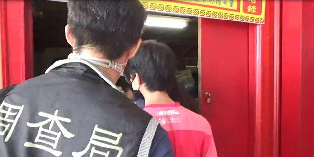 製毒工廠以宮廟作為掩護，宮廟鍾姓負責人則負責進出人員控管。調查局提供