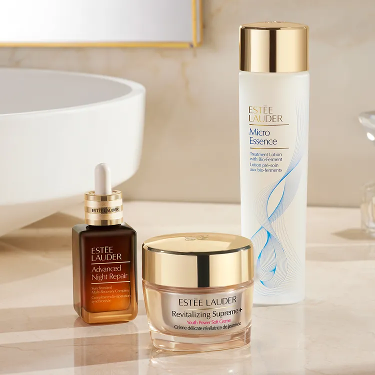 官網旗艦店限定開賣的小棕瓶新客組，包含30ml特潤超導全方位修護露、50ml微分子肌底原生露、5ml年輕無敵膠原霜，2980元。品牌提供