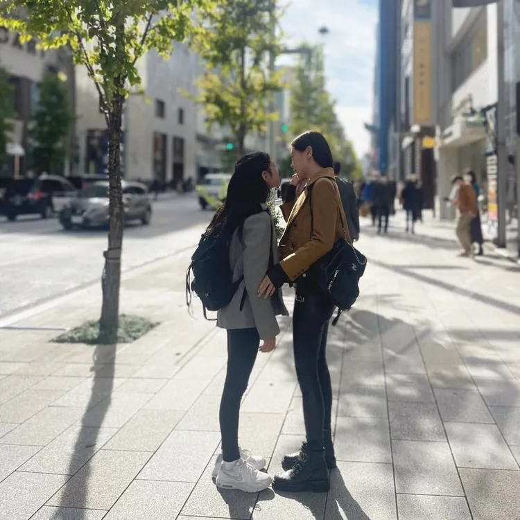 李晶晶（右）與寶貝女兒Elizabeth（左）。翻攝jingjing6136 IG