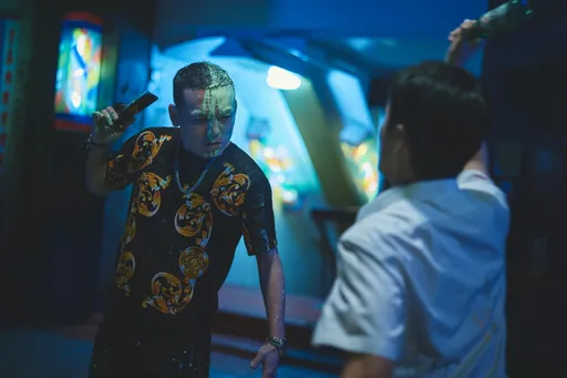 蔡凡熙斗膽朝春風潑漆砸酒瓶 見他慘不忍睹剉屎「怕變消波塊」