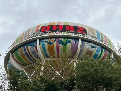 冒死攀爬10層樓塗鴨　高雄蜘蛛人自拍留念栽了！面臨高額求償