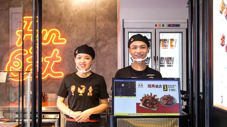 繼光香香雞門市熱情服務人員選拔3/1至3/31開跑，會員消費即可投票，一次抽10份香香炸雞。業者提供