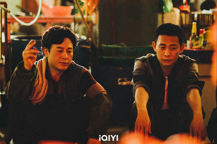 張譯（右）和張頌文主演影集《狂飆》掀追劇潮。愛奇藝提供