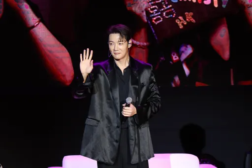 崔振赫板橋秀中文歌《情非得已》 單身狗不過情人節「商人的噱頭」